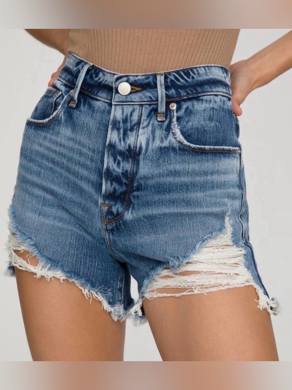 GOOD AMERICAN BOMBSHELL SHORT SHREDDED HEM 2/26